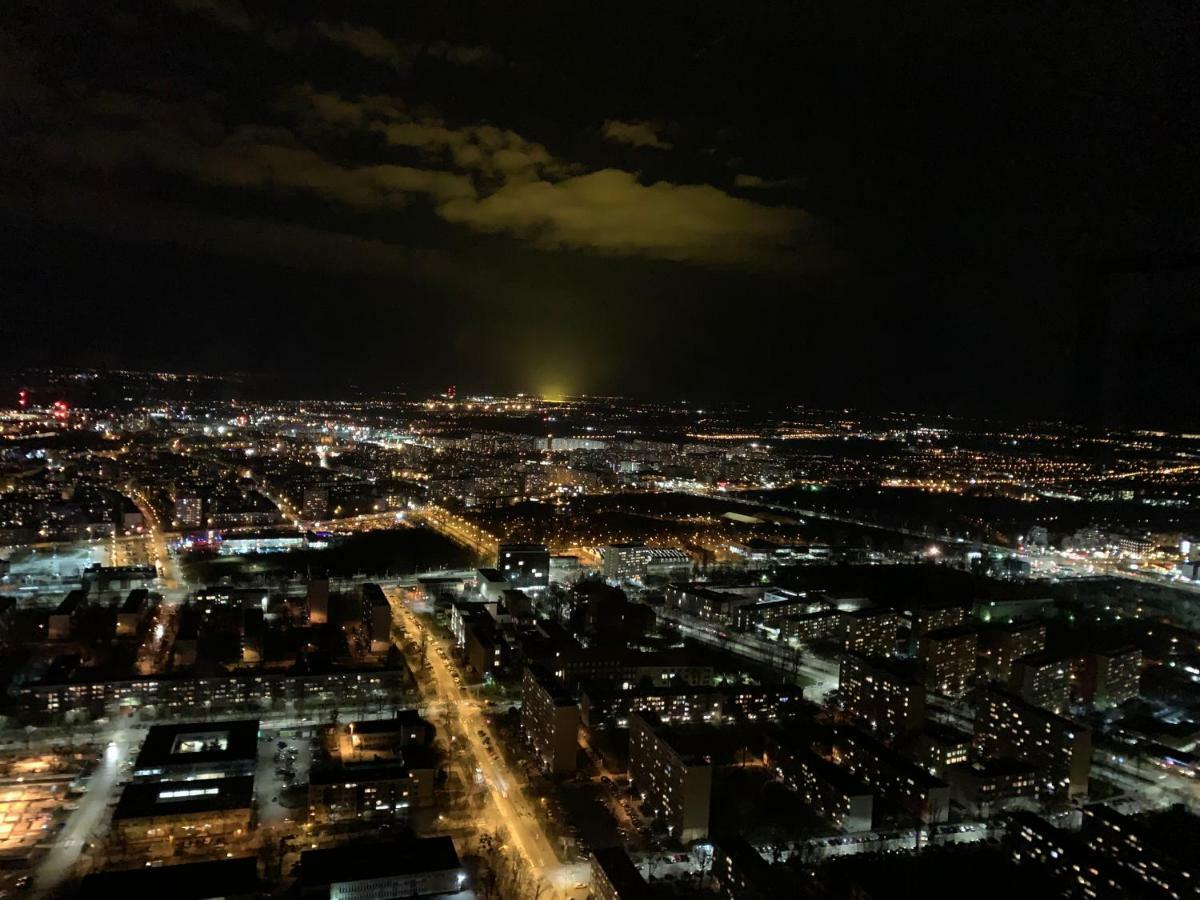 Apartamenty Sky Tower Z Wanna Przy Oknie Wrocław Kültér fotó